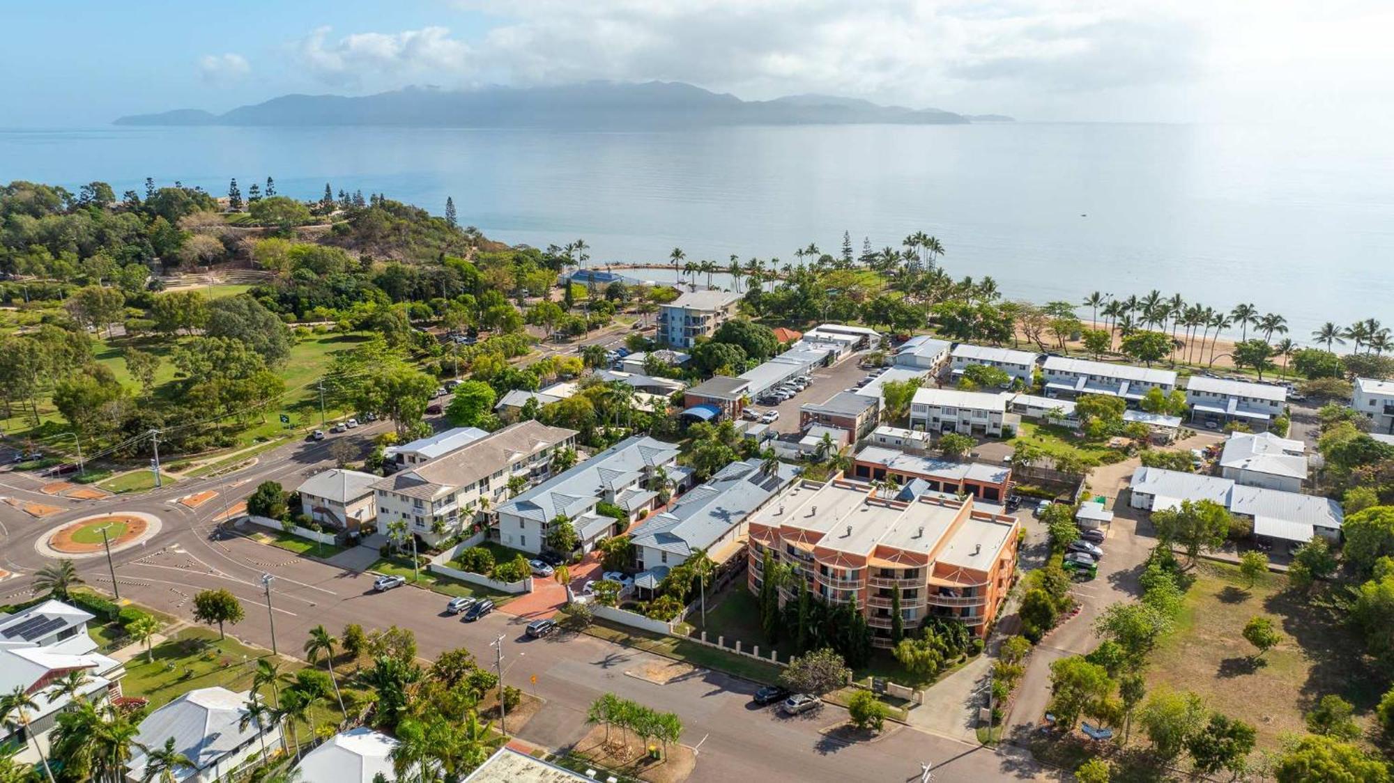 2 Bed Room Unit Moments From The Beach Townsville Eksteriør bilde