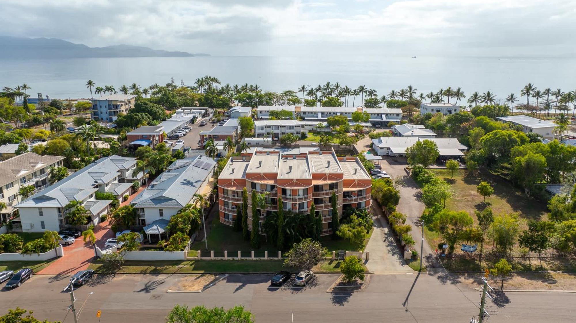 2 Bed Room Unit Moments From The Beach Townsville Eksteriør bilde